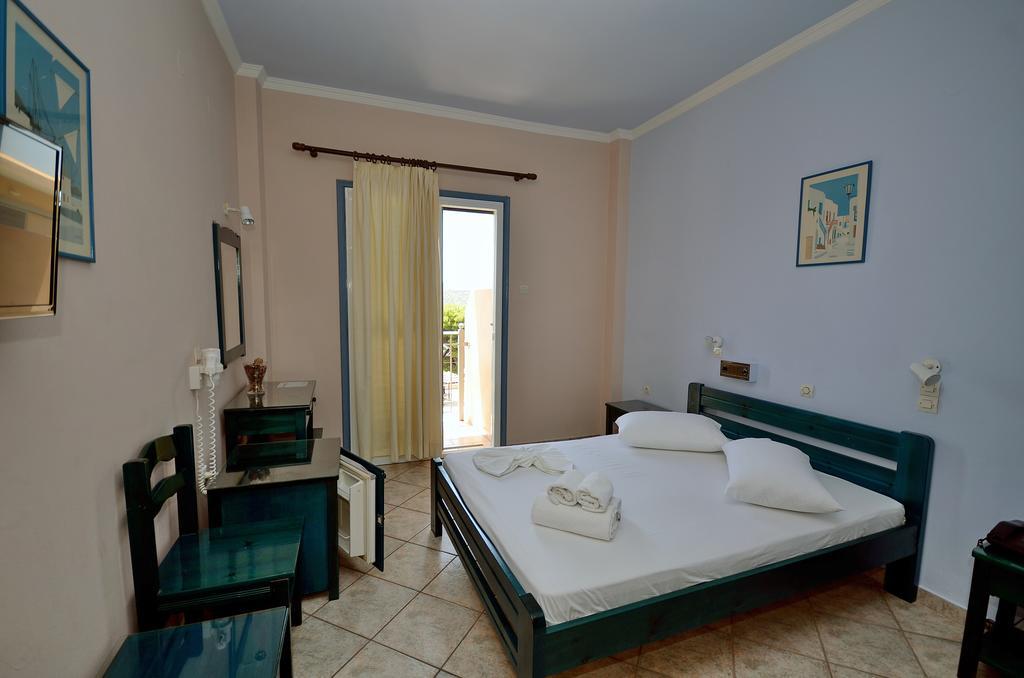 Hotel Magda Agia Marina  外观 照片